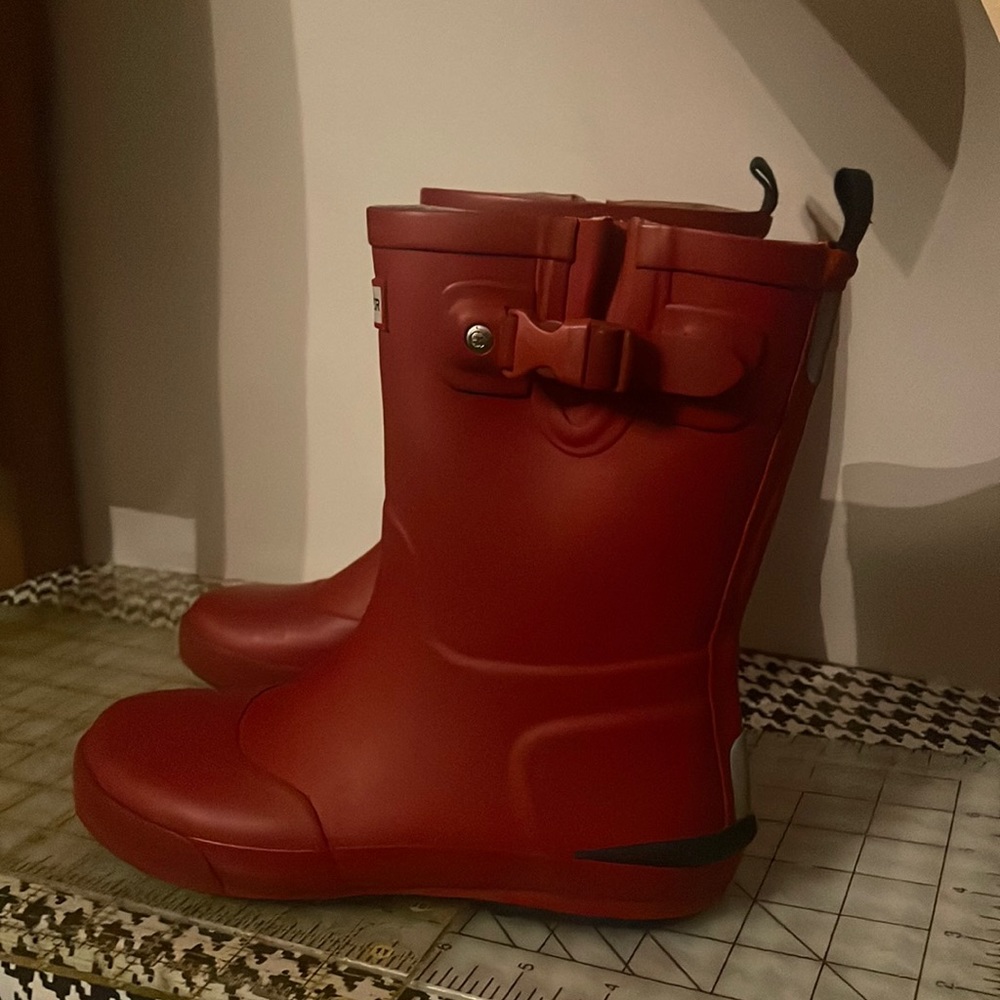 Hunter kids size 13 red